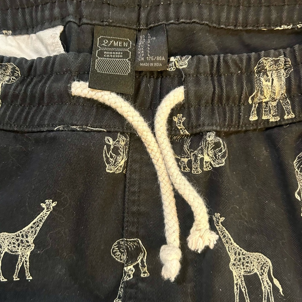 Forever 21 Black Athletic Shorts with Animal Safari Print, Men's L - Picture 6 of 6